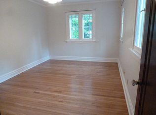 27W328 Roosevelt Rd, Winfield, IL 60190