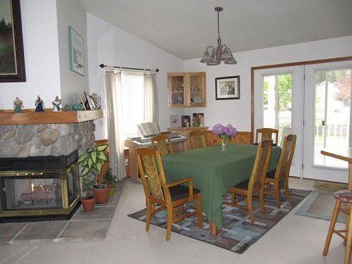 2nd image of 401 S Stillwater Ct