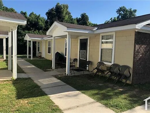 2 bed, $1,000 — Photo 2