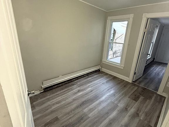 3rd image of 633 Clinton St