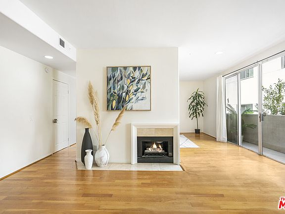 4th image of 1825 S Beverly Glen Blvd APT 204