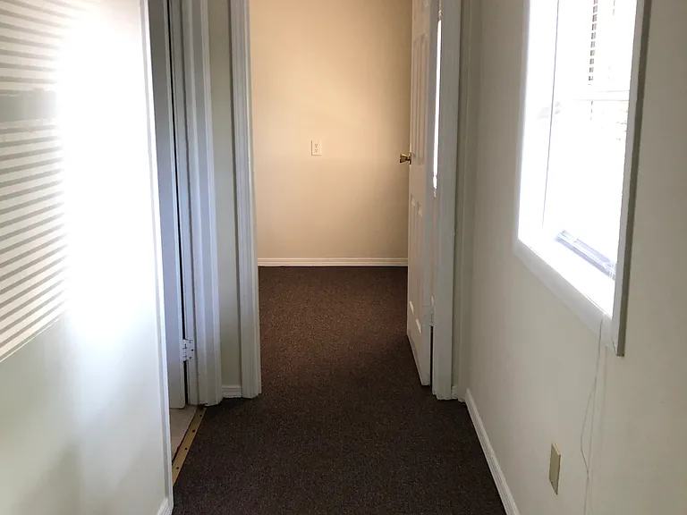 528 1/2 S Washington St #528-1/2 — Photo 8