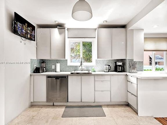 4th image of 10960 N Bayshore Dr #10960