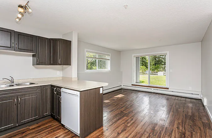 Heatheridge Estates Apartments Edmonton — Photo 1