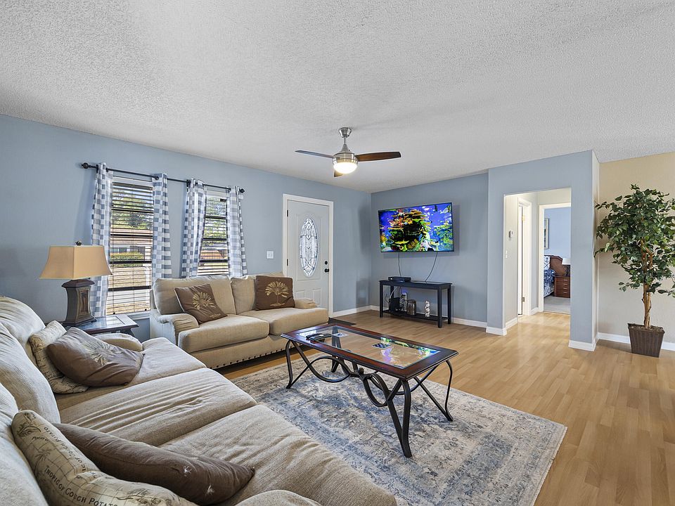 1st image of 1337 SE Roanoke Street