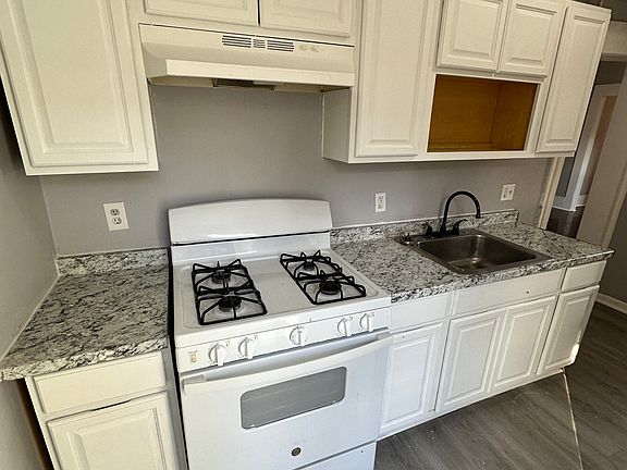 3rd image of 114 Hurlburt St #1
