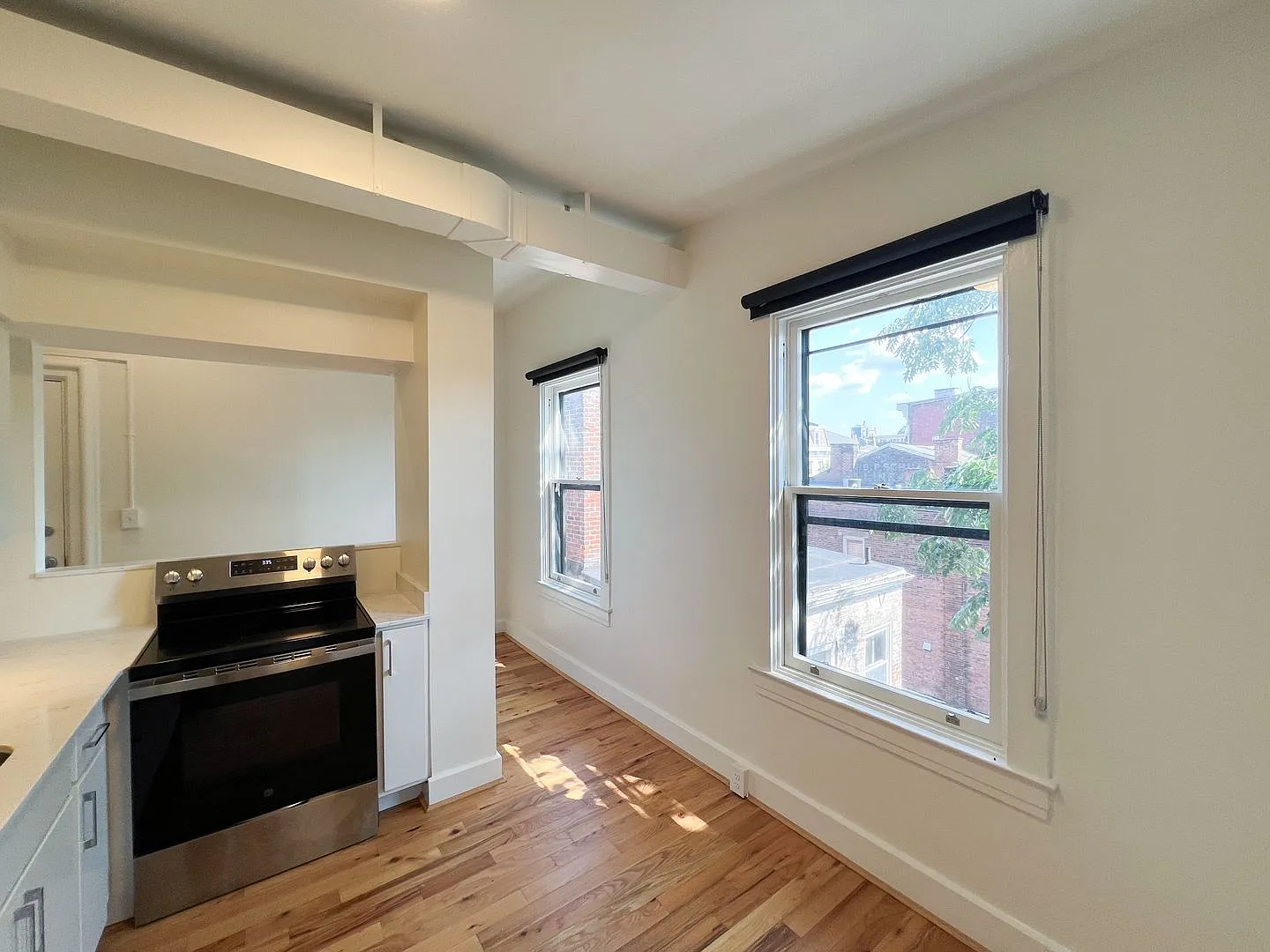 1329 Main St — Photo 4