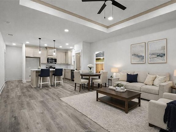 4th image of 205 Lock Ln