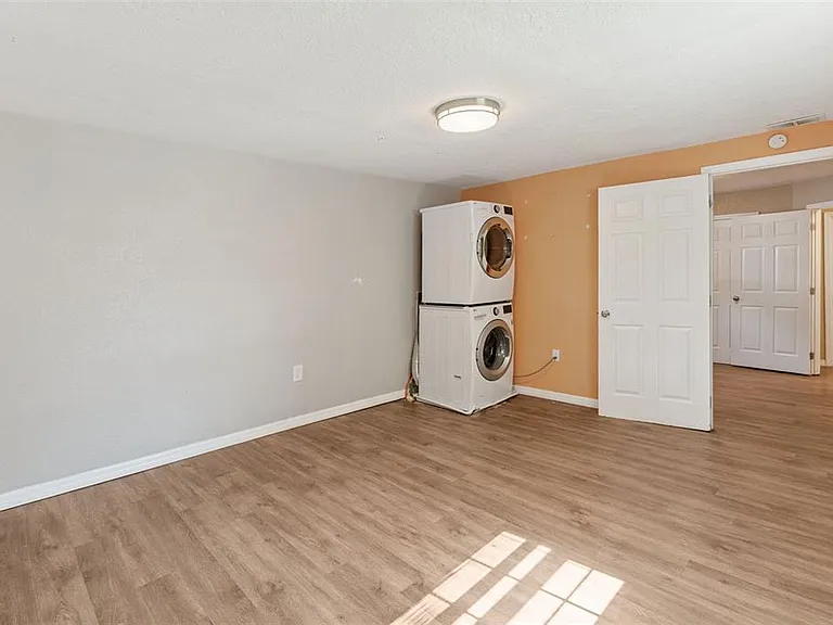 5000 Huppel Ave — Photo 13