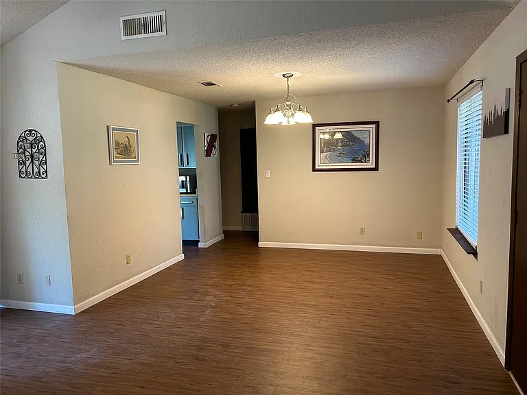 9509 Blue Creek Ln — Photo 26