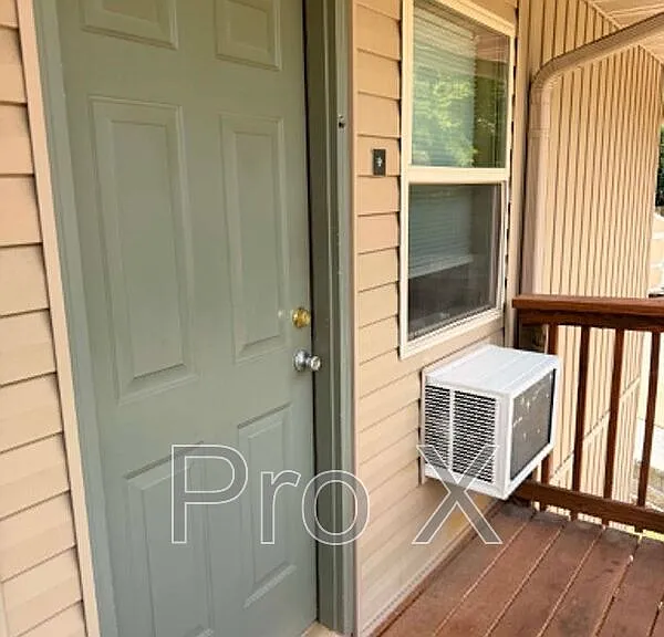 928 N Goetz Blvd #9 — Photo 7