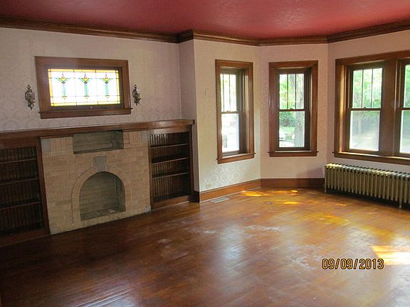 3rd image of 4726 N Kenton Ave