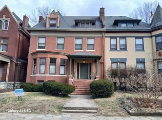 1467 St. James Court, Louisville, KY 40208