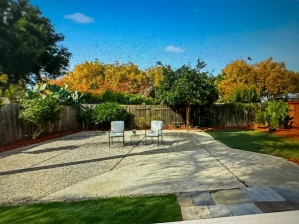 1183 Saratoga Ave, East Palo Alto, CA 94303