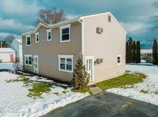 4 Suncrest Dr #B, Waterford, NY 12188