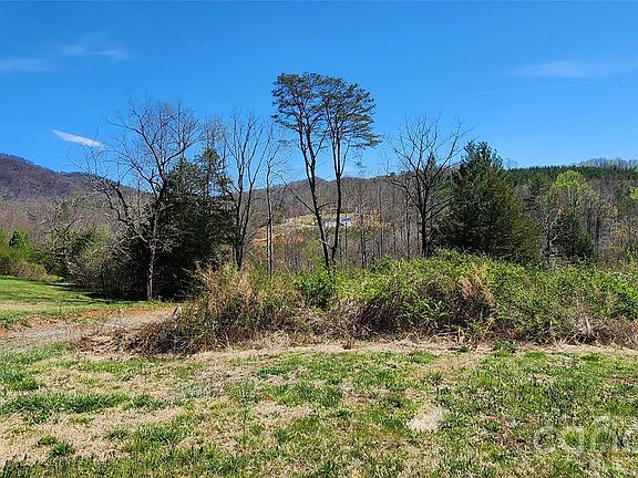 4th image of 512 Hemphill Rd