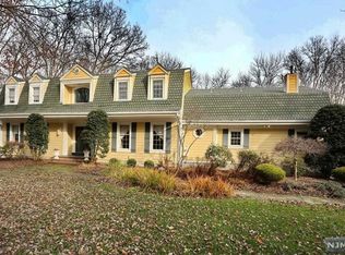 22 Millstream Rd, Upper Saddle River, NJ 07458