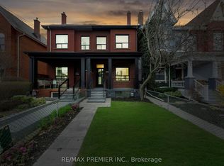 388 Crawford St, Toronto, ON M6J 2V9