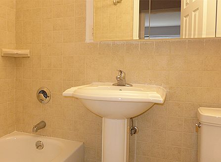 5th image of 301 E 47th St APT 8E