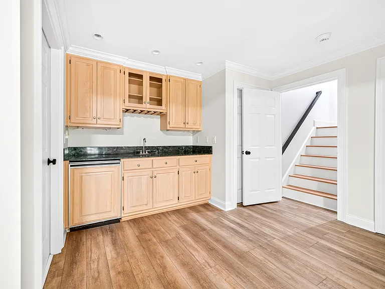 18716 Hammock Ln — Photo 46