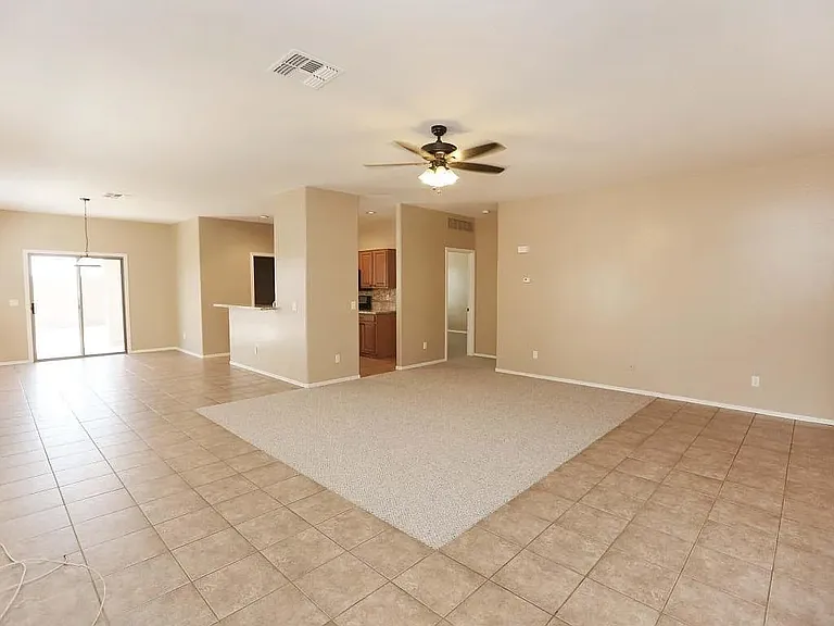 41114 N Hudson Trl — Photo 3