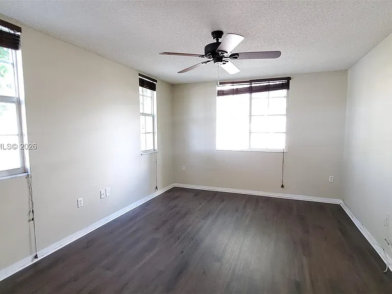 577 SW 111th Ln #203 — Photo 9