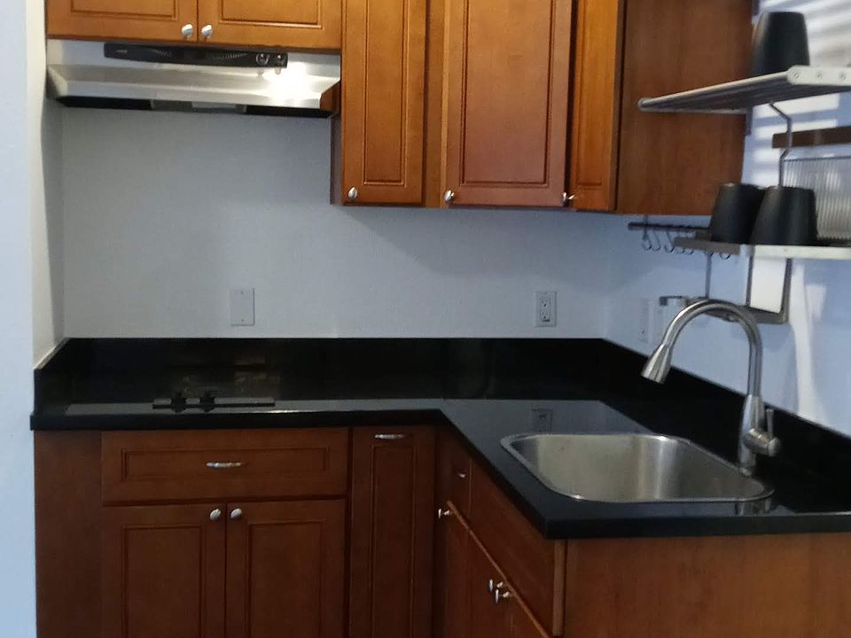 1st image of 2016 Park Blvd #7