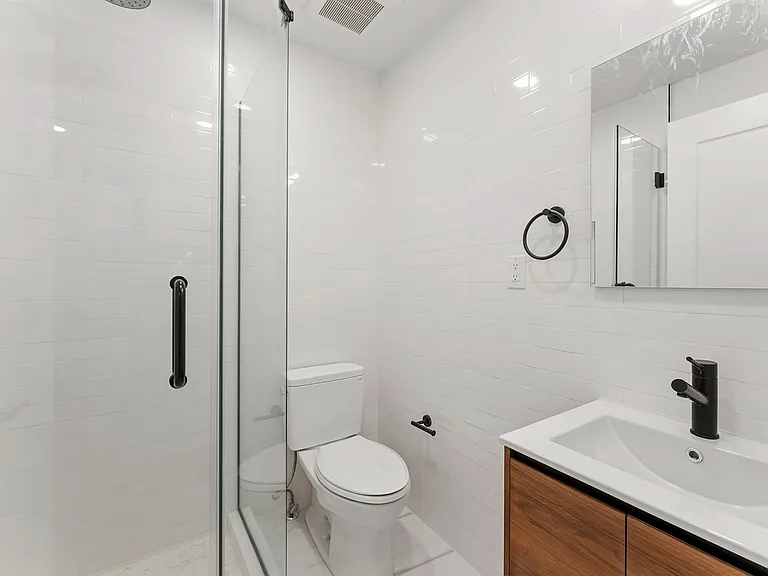 821 Quincy St #3 — Photo 9