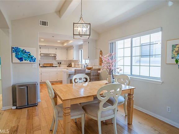 4th image of 2517 Rockefeller Ln #B