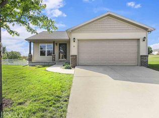 21 Barclay Ct, Bloomington, IL 61705