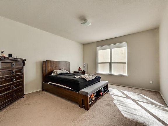 4th image of 2122 Blakehill Dr