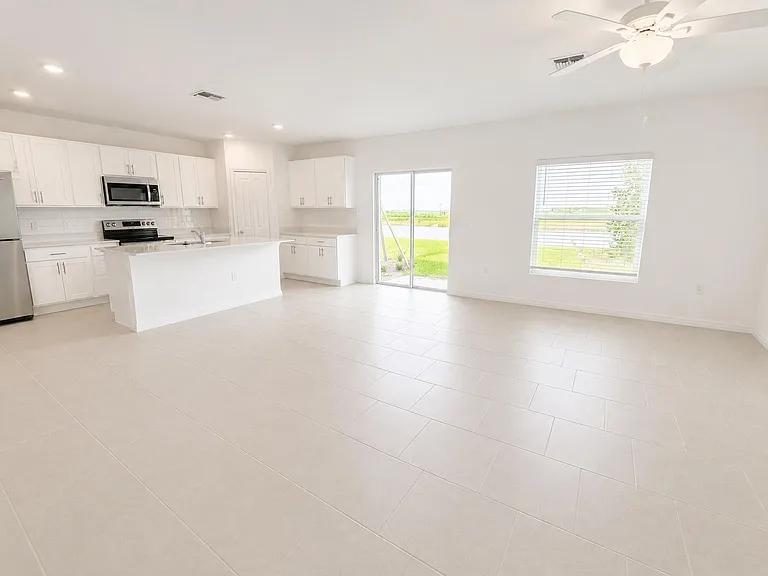 16024 Palos Verdes St — Photo 5