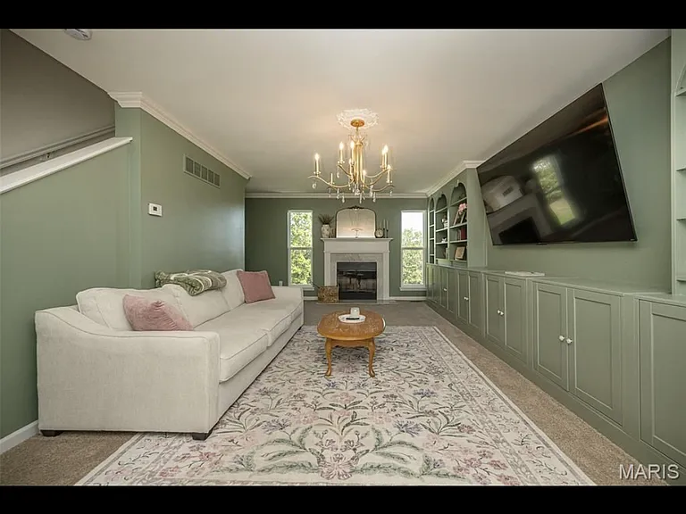 347 Cumberland Ct — Photo 5