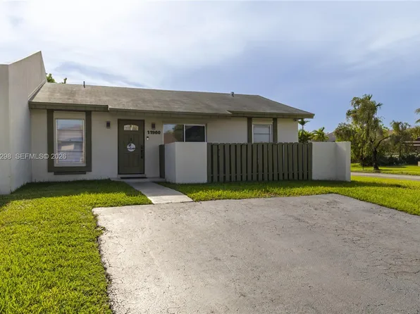 11900 SW 110th Street Cir E, Miami, FL 33186