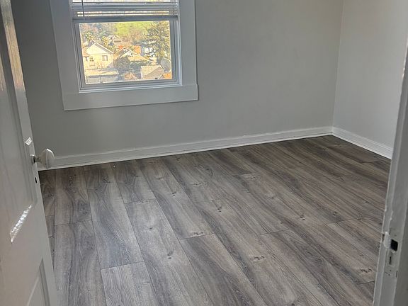 5th image of 913 7th Ave