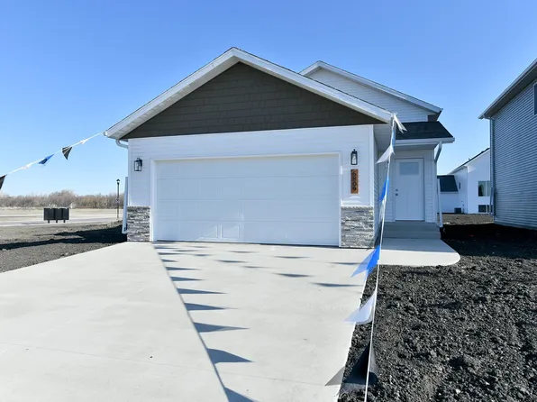 6809 Deer Creek Loop, Horace, ND 58047