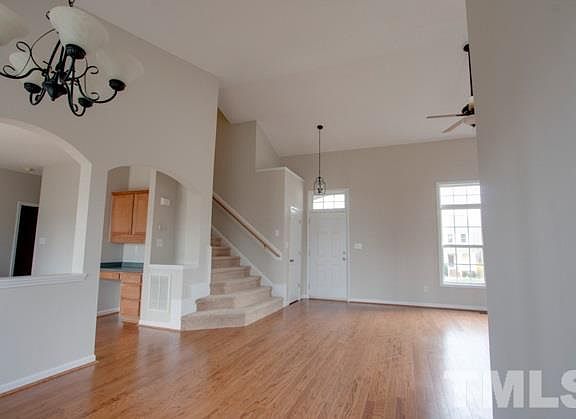 5th image of 2202 Woodbury Dr