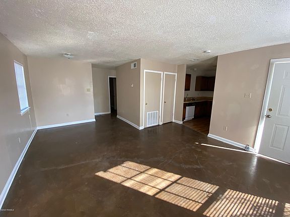 4th image of 101 Fairfax St APT A