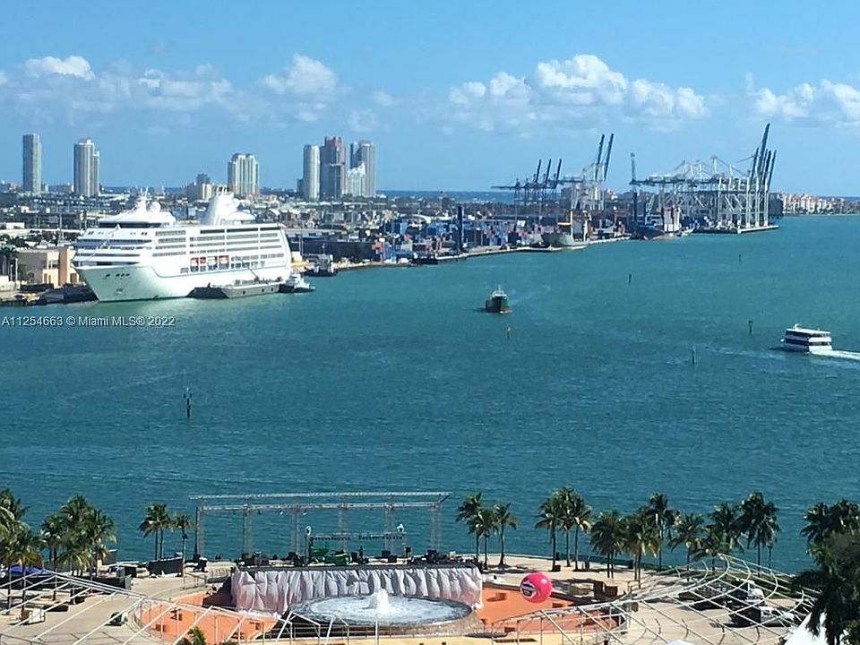 1st image of 50 Biscayne Blvd APT 1506