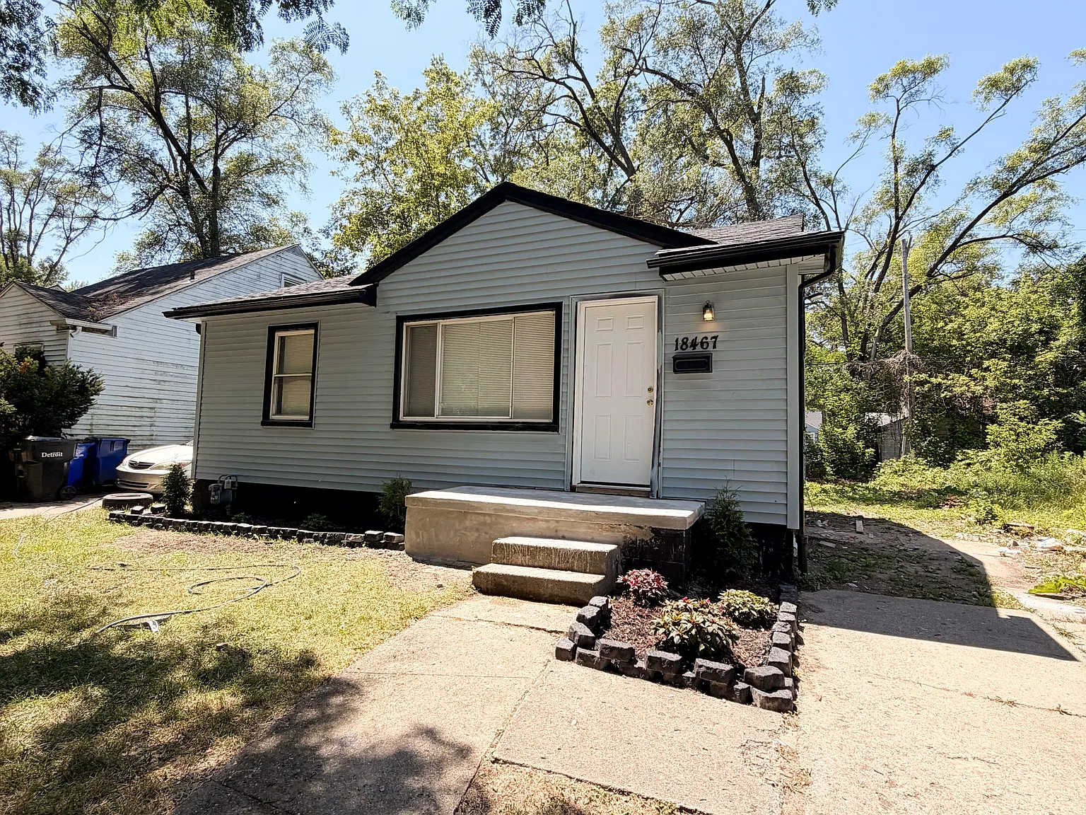 18467 Evergreen Road (FS) - 1 — Photo 2