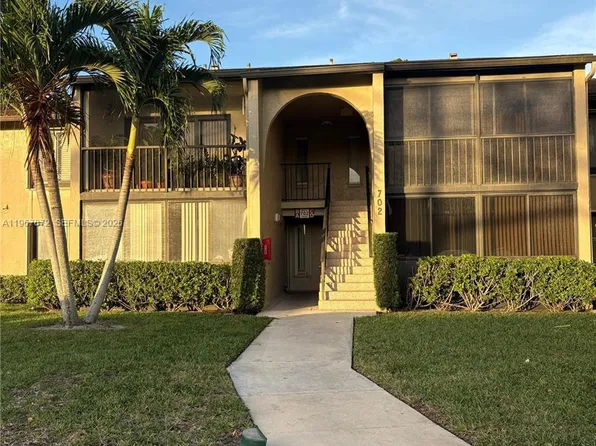 702 Sunny Pine Way APT A1, Greenacres, FL 33415