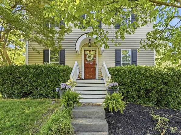 1533 Trinity Garden Cir, Clemmons, NC 27012