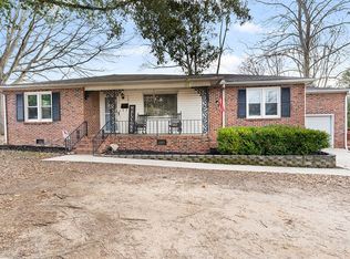 505 Cambridge Ave W, Greenwood, SC 29646
