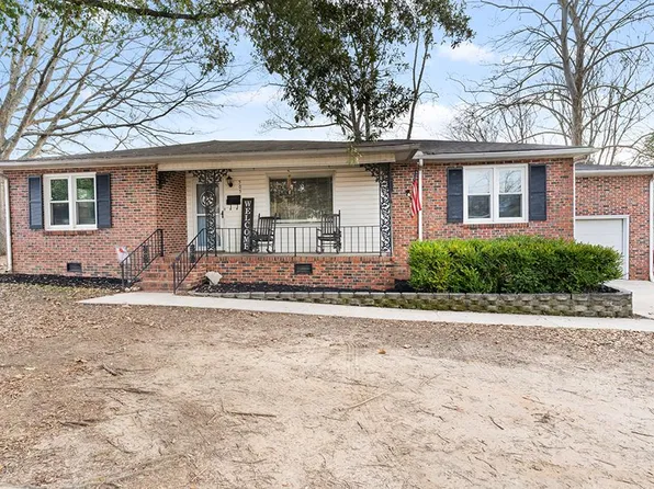 505 Cambridge Ave W, Greenwood, SC 29646