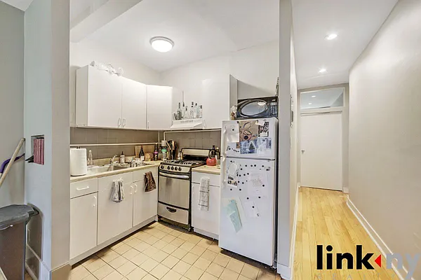 Sold by Link NY Realty | media 24