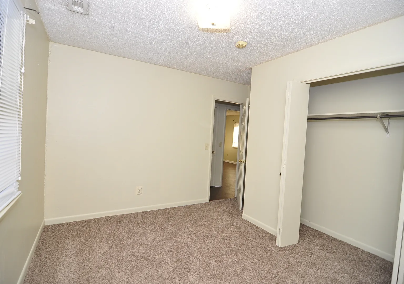 Bonnell 4524 — Photo 4