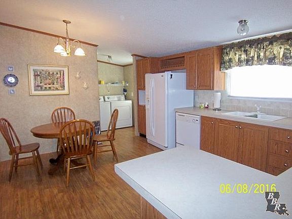 5th image of 375 Blakefield Dr