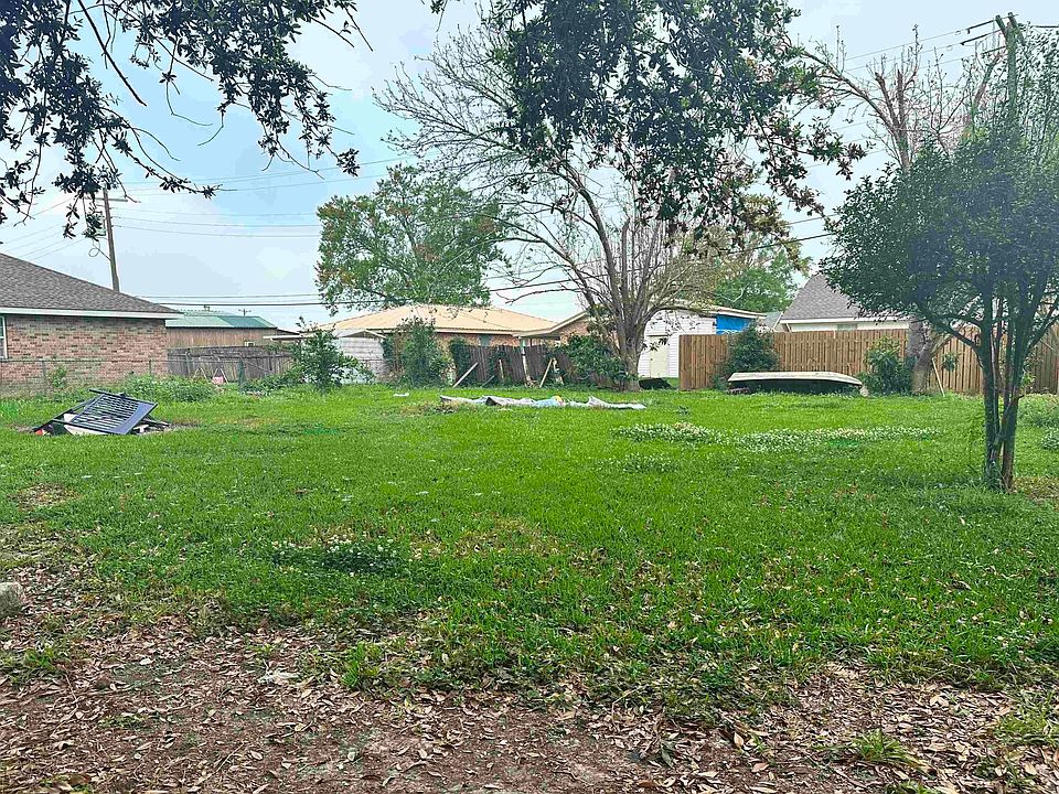 2nd image of 217 Melanie Ln