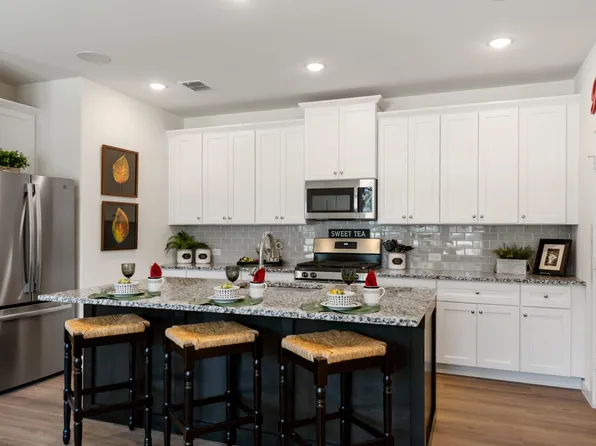 4802 Tradition St, Haltom City, TX 76117