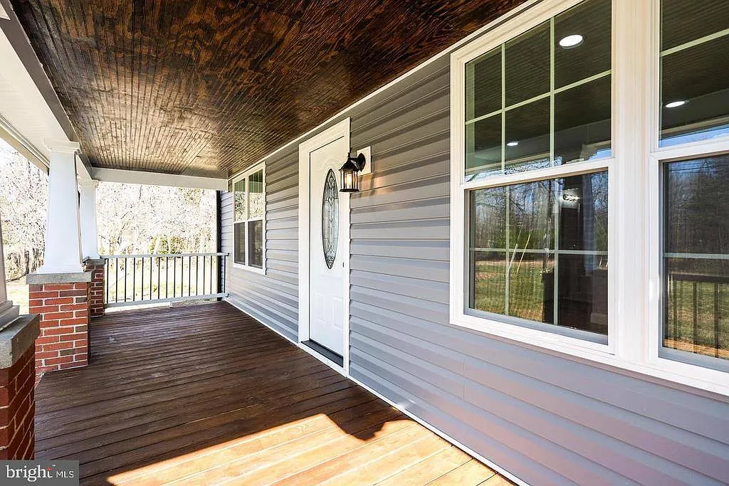 3 bed, 980 sqft, $2,300 — Photo 3